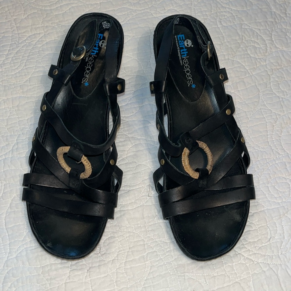 Timberland Earth Keeper medium heel sandals. 9 M. Black vintage effect leather.